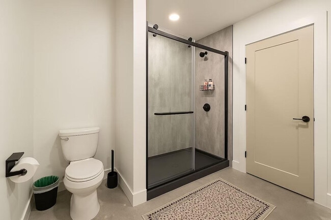 Photo - 115 W 5th St Unidad ID1322459P