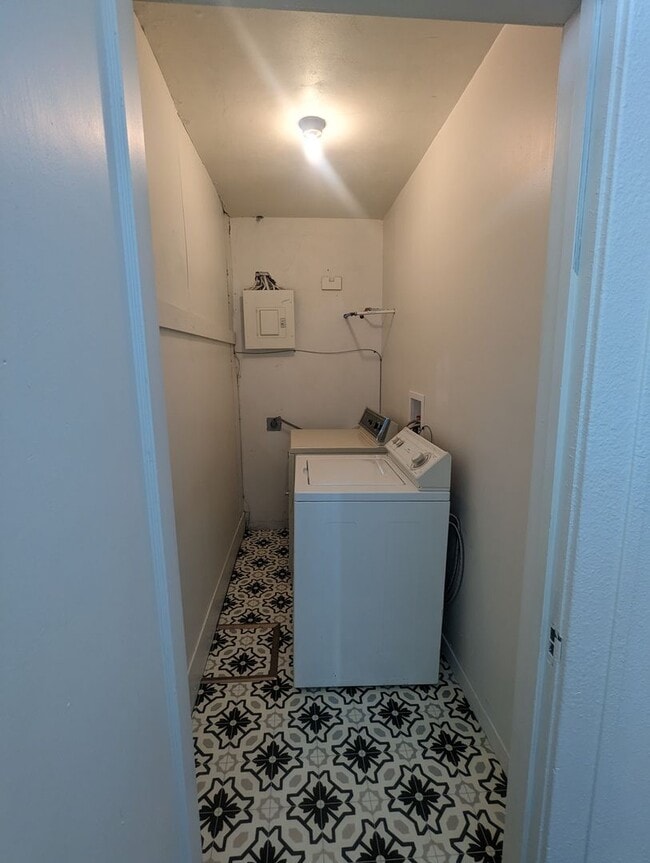Photo - 123 W Moniteau St Unit 123 W. Moniteau 2F