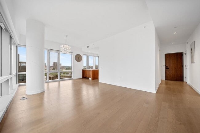 Photo - 75 Park Ln S Unit 912