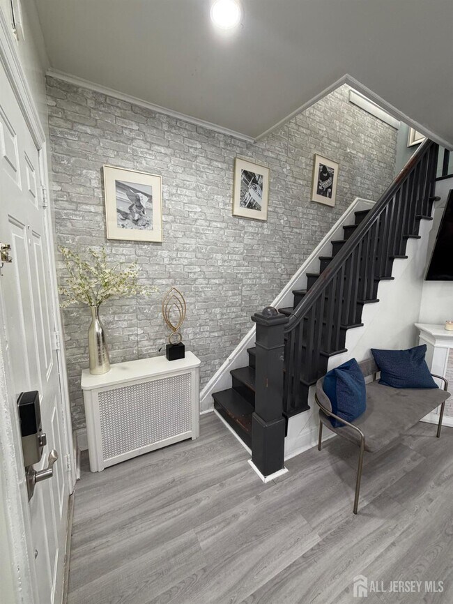 Photo - 421 Brace Ave