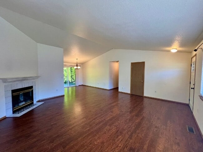 Photo - 3 BD w/ Vaulted Ceiling