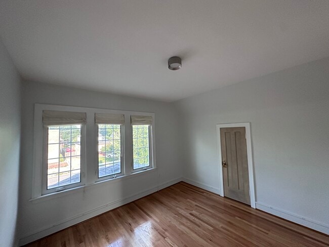 Building Photo - 5878 N Harlem Ave Unit 2
