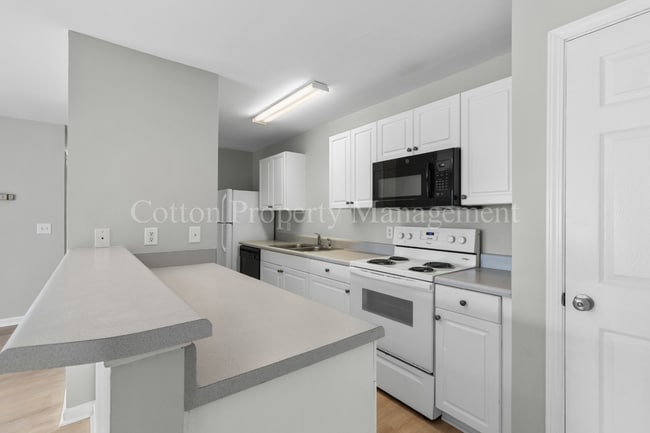 Photo - 2BR/2BA near downtown Burgaw, includes wat... Unit D