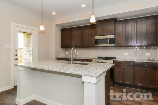 Photo - 8205 Howell Oak Dr