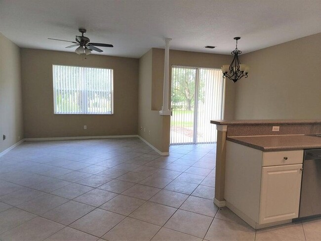 Photo - 233 River Bluff Ln