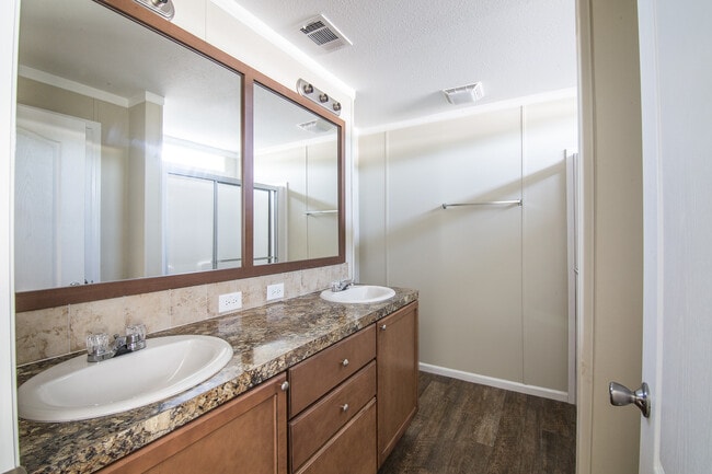 Photo - 2170 NW 47th Cir