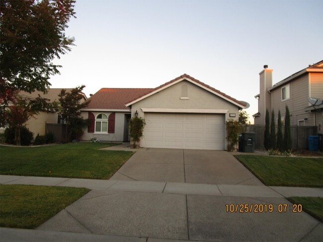 Photo - 2065 Stone Wood Loop