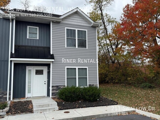 Building Photo - 211 Swallow Dr