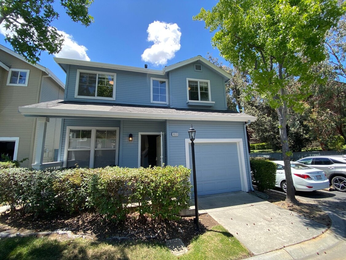 ALMADEN LAKE - Updated townhome with centr... - ALMADEN LAKE - Updated townhome with centr...