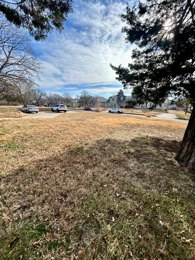Photo - Tenth Street Apartments Unit A