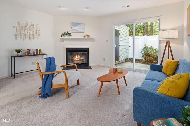 Photo - Townhouse in Woodcroft!