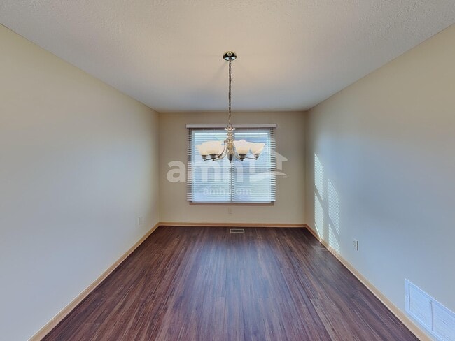 Photo - 395 Belfair Dr