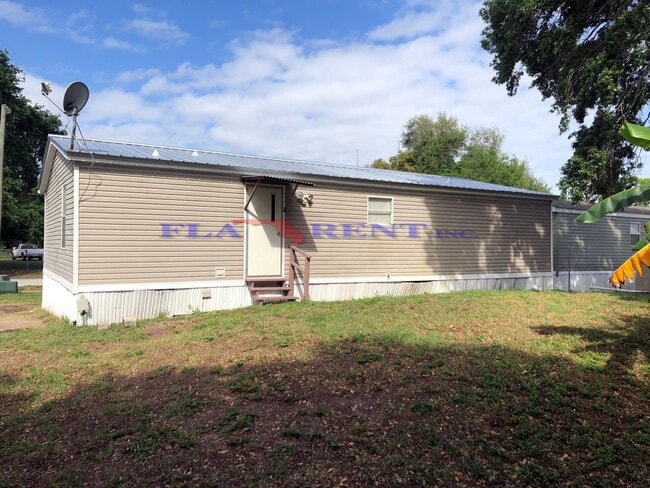 Photo - **3/2 Manufactured home near Boggy Creek Road/Taft** Unit m9663c