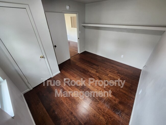 Photo - 1021 Hillside Dr
