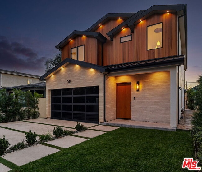 Photo - 3517 Redwood Ave