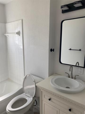 Photo - 7911 Komalty Dr