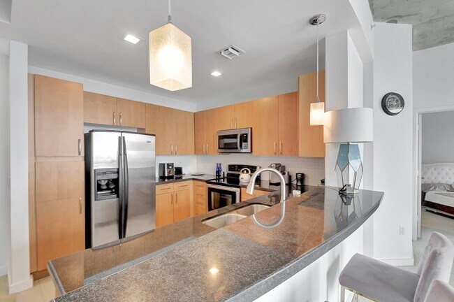 Photo - 300 S Australian Ave Unidad 1208