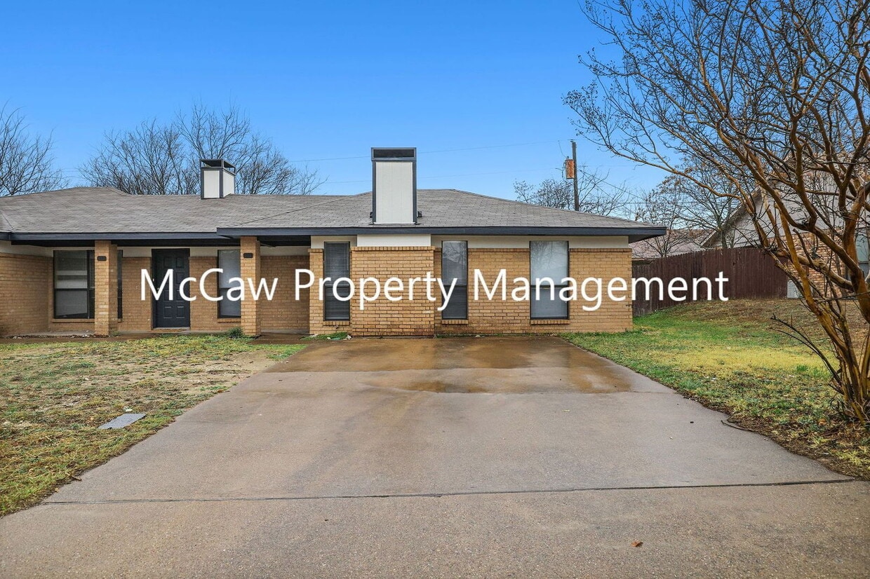 Photo - 715 Long Ct
