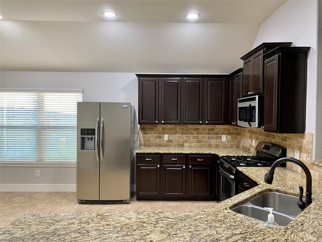 Building Photo - 8615 Sweet Pasture Dr