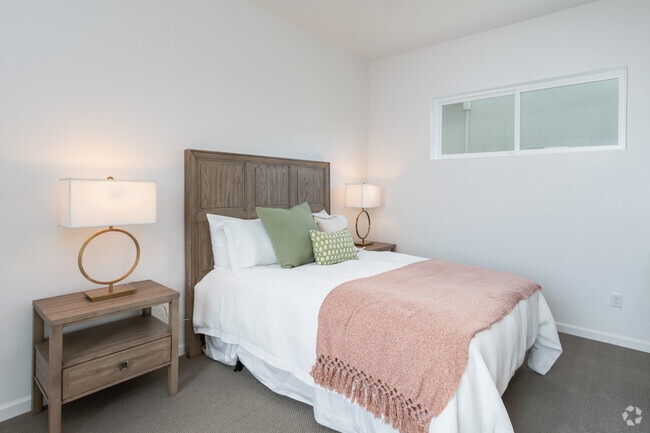 3BR, 2.5BA - 1872SF