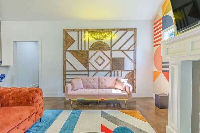 Photo - 1702 Netherwood Ave