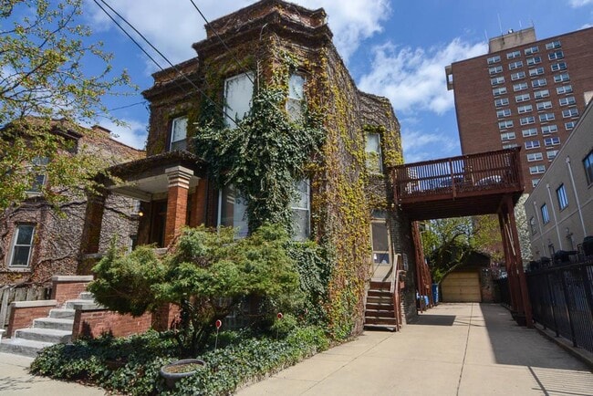 Building Photo - 3937 N Wayne Ave Unit 2R