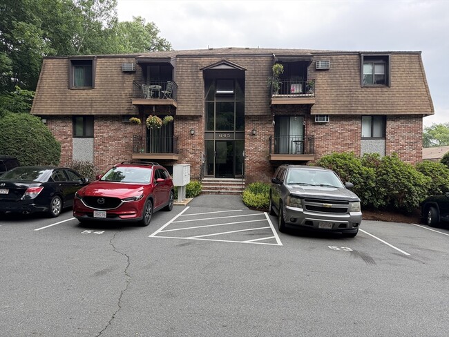 Building Photo - 645 W Lowell Ave Unit 2