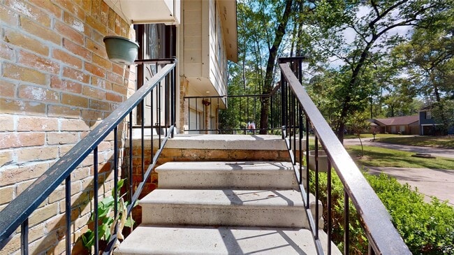 Photo - 2139 Middle Creek Dr