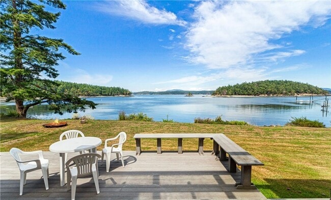Photo - Magnificent Waterfront