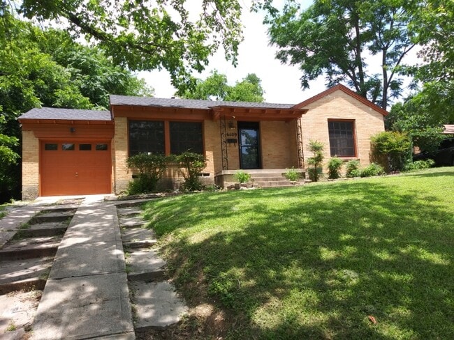 Photo - 6109 Greenmere Pl House