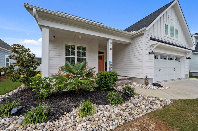 Photo - "Coastal Comfort Awaits: Spacious 3-Bed, 3-Bath Home in Holly Ridge!"