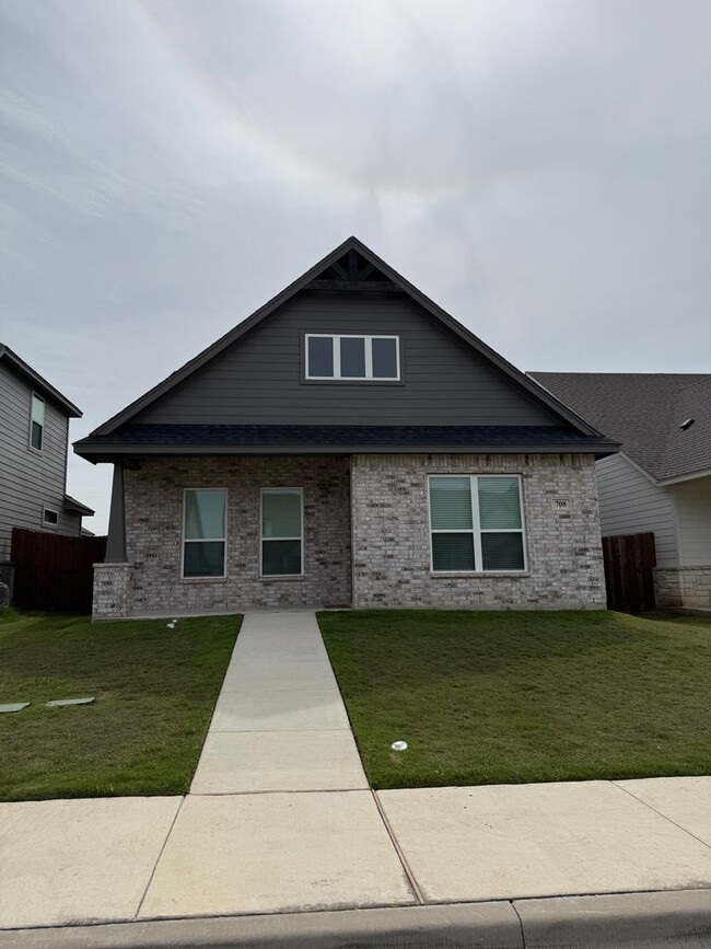 Photo - 3/2/2 - GODLEY ISD - GREAT Neighborhood
