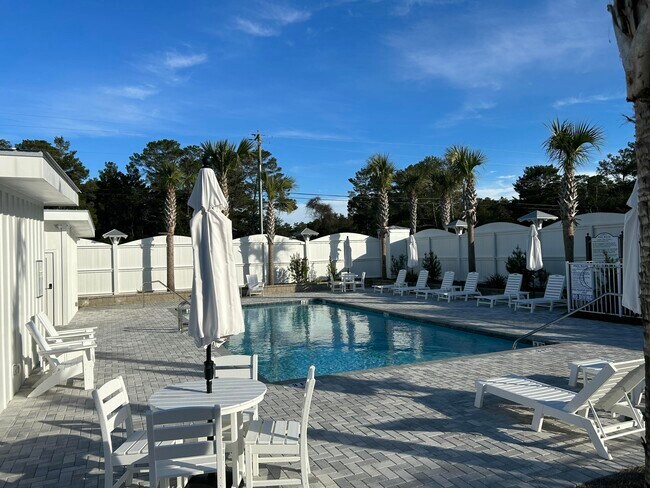 Photo - 141 Valdare Ln