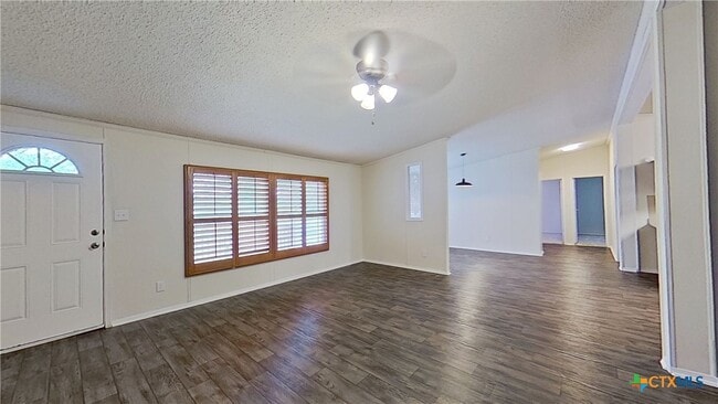 Building Photo - 100 Co Rd 194