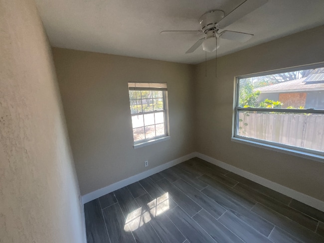 Photo - 32 8th Ave SE