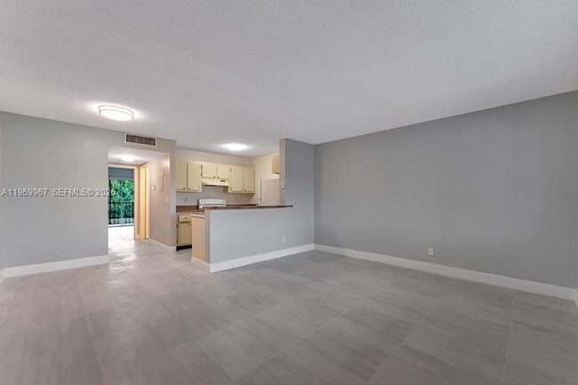 Photo - 1430 Meadows Cir W Unit 1430