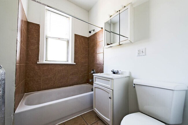 5236 W Harrison