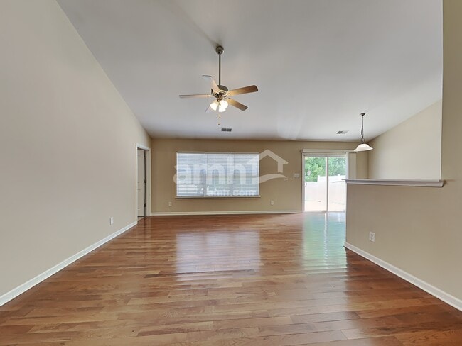 Photo - 714 W Parris Ave