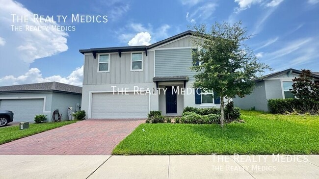 Building Photo - 2401 White Tail St