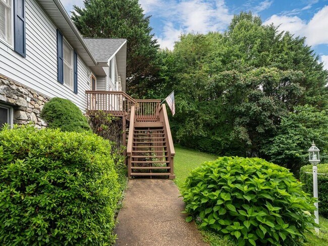 Photo - 15 Tiffany Ln