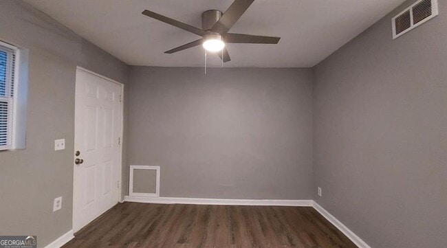 Photo - 574 Cooper St SW Unit 10