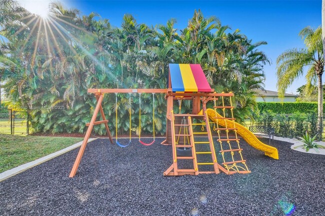 Photo - 11400 NW 7th St