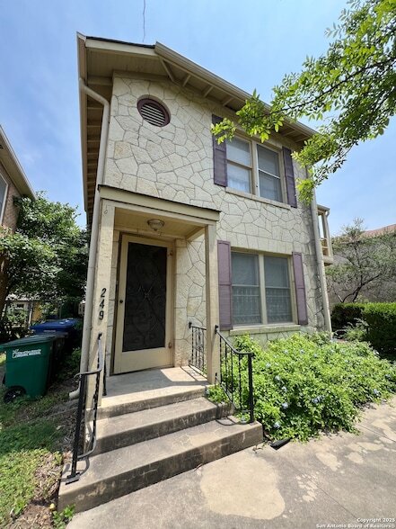 Building Photo - 249 E Lullwood Ave Rental
