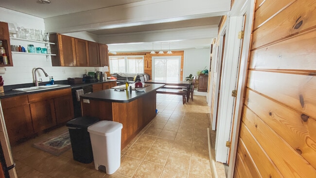 Kitchen/Dining - 235 Hwy 55