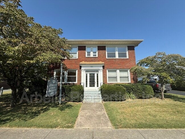 Building Photo - 707 E Unaka Ave Unit Apt 1