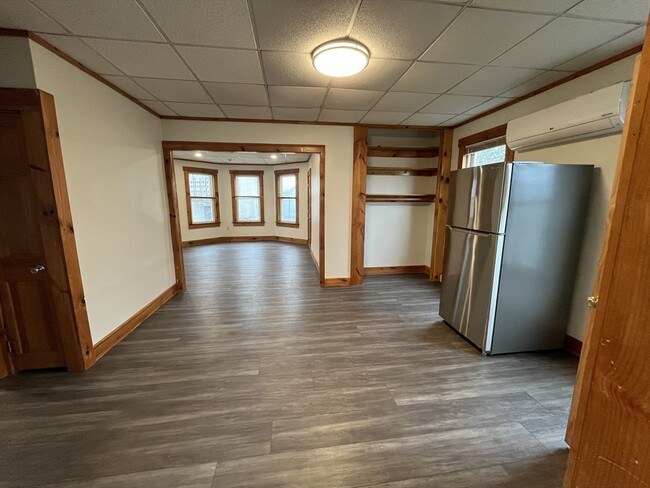Building Photo - 35 Oxford St Unit 2 Rental