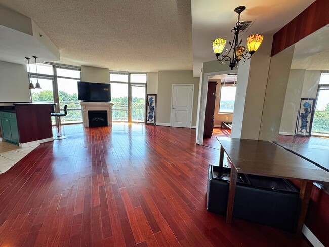 Photo - Luxury Fully Furnished 2BR/2BA Corner Cond... Unit 451
