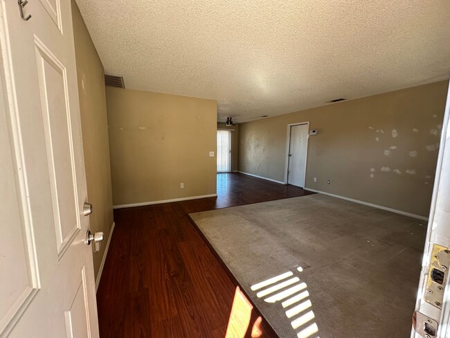 Photo - 21058 Wisteria St