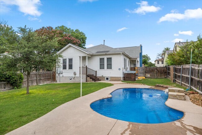 Photo - 2050 W Mistletoe Ave