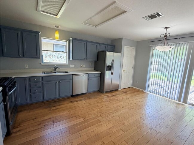 Photo - 17226 Tobermory Dr